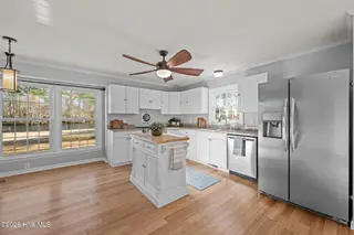 236 Shoreline Drive, New Bern, NC 28562 – photo 17: 39-web-or-mls-DSC_6328