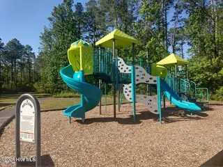 906 Lanyard Lane, New Bern, NC 28560 – photo 20: 20260416183221550416000000-o