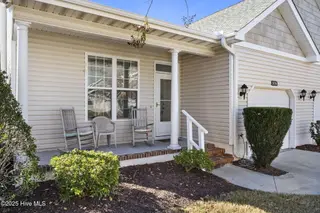 527 Village Green Drive A, Morehead City, NC 28557 – photo 2: 2-web-or-mls-527A-VillageGreen-Nov-2025-