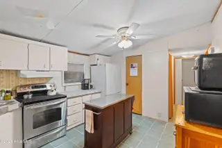 2773 Pirate Lane SW, Supply, NC 28462 — 3-bedroom manufactured home in Buccaneer Hills, Supply, NC, photo 11 of 47: 2773PirateLnSW - 18