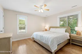 102 Sandpiper Lane, Indian Beach, NC 28512 – photo 18: Primary bedroom
