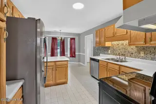 903 Gum Branch Court, Havelock, NC 28532 – photo 8: Kitchen