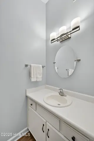716 Varsity Drive, Wilmington, NC 28403 – photo 18: Primary Bathroom