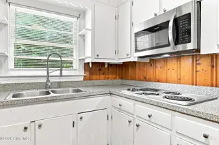 102 N Meade Street, Greenville, NC 27858 – photo 16: 15-web-or-mls-IMG_1149