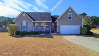 327 Oakmont Drive, Hampstead, NC 28443 – photo 2: 6e261e98-aead-41bc-ab8c-424184c6442c