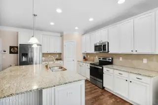 418 Goldenleaf Circle, Whispering Pines, NC 28327 – photo 15: kitchen