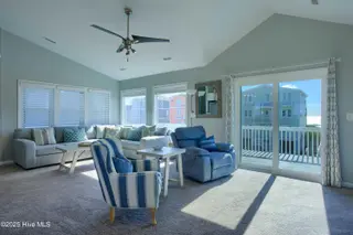20 Porpoise Place, North Topsail Beach, NC 28460 – photo 5: 20 Porpoise Place - Interiors_16