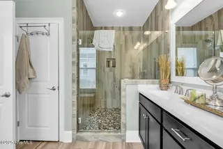3032 Eno Lane, Leland, NC 28451 — 4-bedroom home in Brunswick Forest, Leland, NC, photo 20 of 55: Master Bath