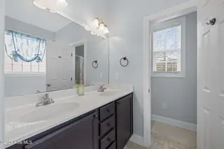 126 Meadow View Drive, New Bern, NC 28562 – photo 4: Master Bath