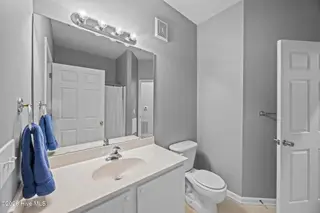 2207 Locksley Woods Drive A, Greenville, NC 27858 – photo 10: 9-web-or-mls-BLS_0015