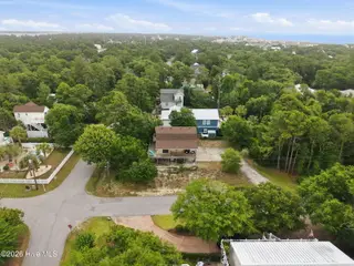 136 Sea Dunes Drive, Emerald Isle, NC 28594 – photo 20: 13-web-or-mls-DJI_20260628143504_0337_D