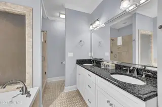 202 N Fort Fisher Boulevard A-3, Kure Beach, NC 28449 — 4-bedroom condo in Kure Beach Villas, Kure Beach, NC, photo 19 of 64: 021_img_6459_589