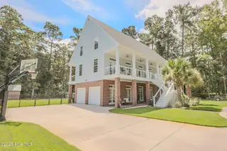 6111 Leeward Lane, Wilmington, NC 28409 — 5-bedroom home in Windward, Wilmington, NC, photo 3 of 48: southerland-WEB-8291