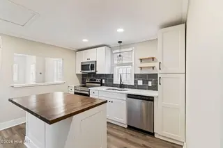 813 Walnut Street, Wilmington, NC 28401 – photo 17: 20-web-or-mls-GI - 813 Walnut St - Listi