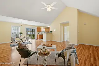 326 Knollwood Drive, Hampstead, NC 28443 – photo 8: 8_326_knollwood_dr_008