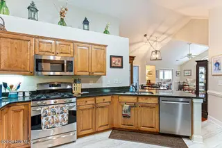 103 W Chelsea Court, Southern Pines, NC 28387 – photo 14: Kitchen