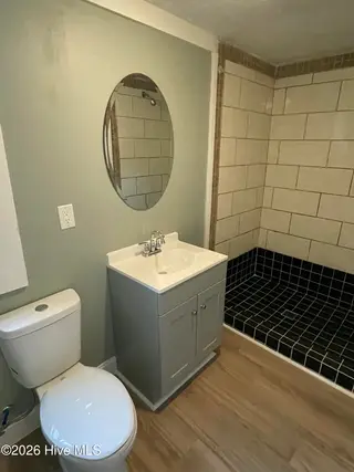 509 Walnut Street, Wilmington, NC 28401 — 5-bedroom home in Rankin Place North, Wilmington, NC, photo 7 of 13: IMG_5868