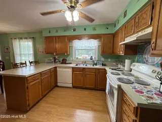 1772 Sandalwood Drive SW, Ocean Isle Beach, NC 28469 – photo 8: Kitchen