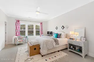 139 Freedom Park Road, Beaufort, NC 28516 – photo 19: Spacious primary suite overlooking pond