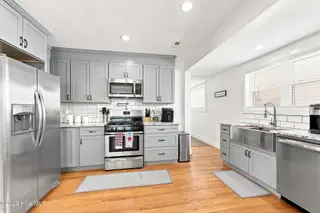 1509 Shepard Street, Morehead City, NC 28557 – photo 7: Beautiful Cabinetry
