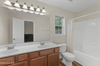 4000 W T Whitehead Drive, Jacksonville, NC 28546 – photo 14: Master Bathroom