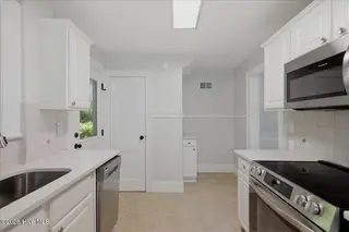 2307 Princess Place Drive, Wilmington, NC 28405 – photo 4: 17-IMG_2450