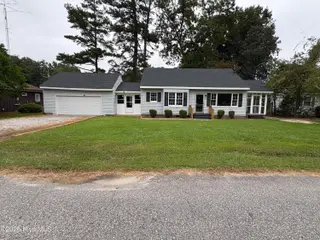 303 Dallas Avenue, Lake Waccamaw, NC 28450 — 3-bedroom home, Lake Waccamaw, NC, photo 1 of 40: Front of Home