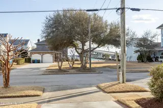 2208 Evans Street, Morehead City, NC 28557 – photo 6: 6-web-or-mls-1S3A5829