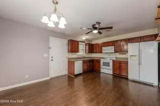 131 Cox Avenue, Jacksonville, NC 28540 — 3-bedroom home in Sabiston Height, Jacksonville, NC, photo 5 of 37: Kitchen