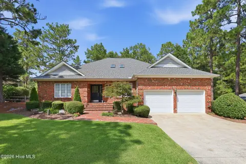 885 Monticello Drive, Pinehurst