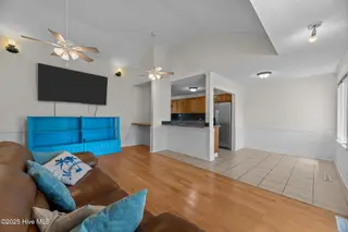 2014 Center Avenue, New Bern, NC 28560 – photo 14: Living Room