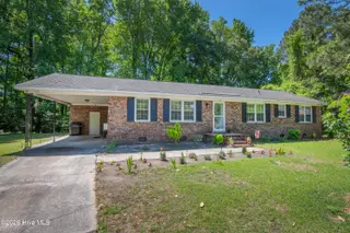 124 Osceola Drive, Greenville, NC 27858 — 3-bedroom home in Osceola, Greenville, NC, photo 3 of 48: 124-Osceola-03