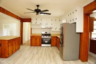 1215 N Respess Street, Washington, NC 27889 — 3-bedroom home, Washington, NC, photo 4 of 17: DSC01369
