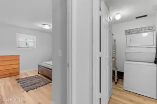 721 Campbell Street, Wilmington, NC 28401 – photo 22: Hallway Laundry/Bedroom