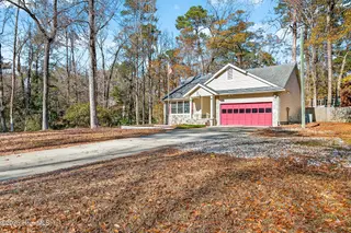 105 Riverbend Road, Jacksonville, NC 28540 – photo 2: Front yard