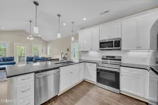 1406 Snapper Lane Unit 2, Carolina Beach, NC 28428 – photo 17: 017_img_9640_330