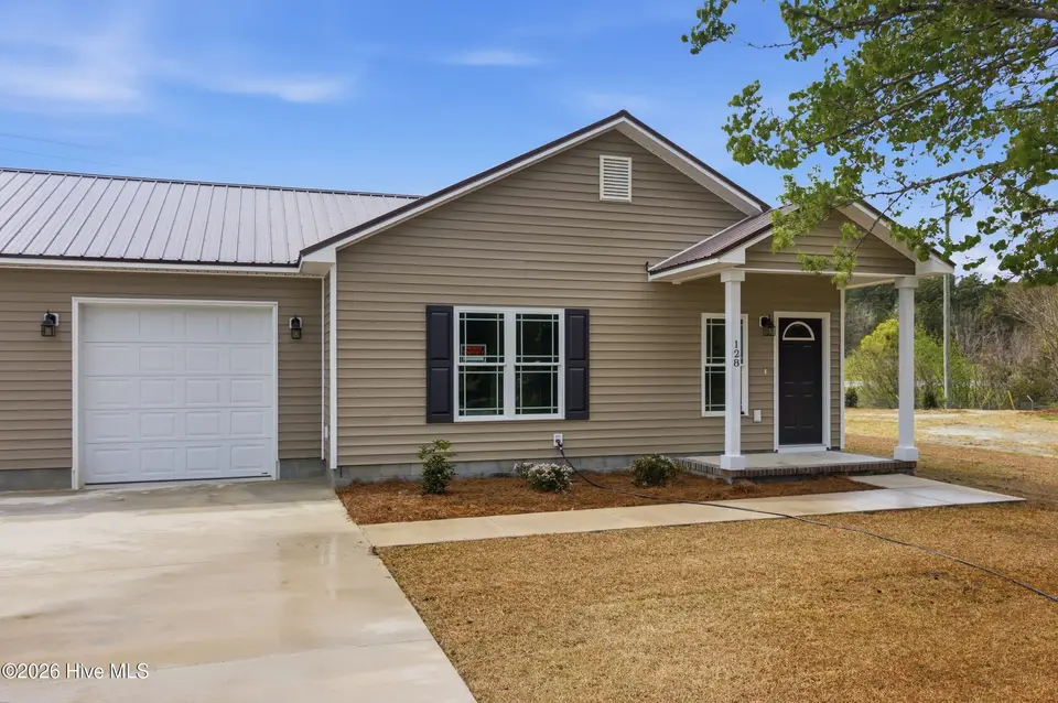 128 Macdonald Boulevard, Havelock, NC 28532 – photo 1 of 24: 5_img_0361
