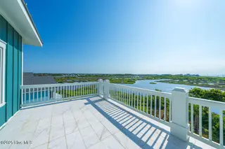 53 Sailview Drive, North Topsail Beach, NC 28460 – photo 2: 53SailviewExteriors21