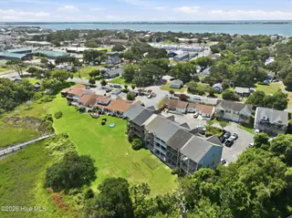 1800 Bay Street 206, Morehead City, NC 28557 – photo 5: 20-web-or-mls-1800 Bay St 206 - 022