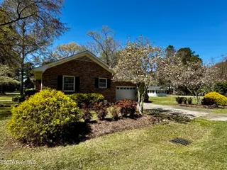 200 Elm Street, Whiteville, NC 28472 — 3-bedroom home, Whiteville, NC, photo 5 of 33: Right side with garage