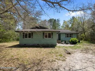 390 Old Winberry Road, Newport, NC 28570 – photo 2: 390 front house