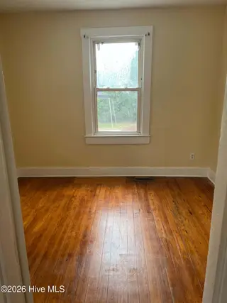 425 Henry Street, Wilmington, NC 28405 — 3-bedroom home in Ridgecrest, Wilmington, NC, photo 3 of 8: att.cbKHE2UYEVWHLRB5_xS2oFGs_NRLBt5KxmVd