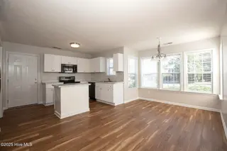 1008 S 10th Street, Wilmington, NC 28401 — 3-bedroom home in Downtown, Wilmington, NC, photo 8 of 29: 10thS1008-3DRDanL33A6297 copy