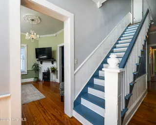 406 Queen Street, New Bern, NC 28560 – photo 16: Foyer