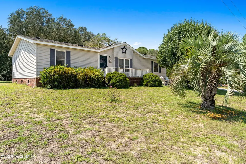 2731 Blue Bounty Road SW, Supply, NC 28462 — 3-bedroom manufactured home in Sea Trace, Supply, NC, photo 1 of 43: 40-web-or-mls-CAMMediaLLC.com 2731-35