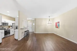 1600 Sturdivant Drive Apt 28, Wilmington, NC 28403 – photo 7: 007_1600_studivant_drive-7_491
