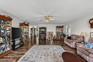 171 Frost Road, Newport, NC 28570 – photo 6: Large living room