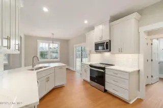 2401 Starling Lane, New Bern, NC 28562 – photo 7: Kitchen Open to Living Room