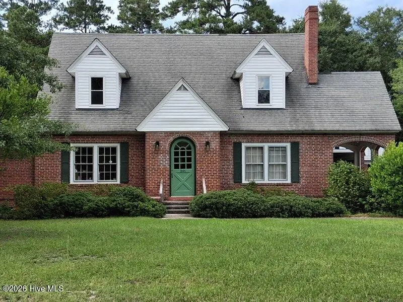 201 E Bell Street, Tabor City, NC 28463 – photo 1 of 28: 20260628_ (12)