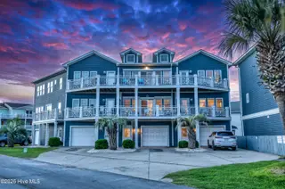 202 N Fort Fisher Boulevard A-3, Kure Beach, NC 28449 — 4-bedroom condo in Kure Beach Villas, Kure Beach, NC, photo 3 of 64: 003_img_6746-hdr_copy_812